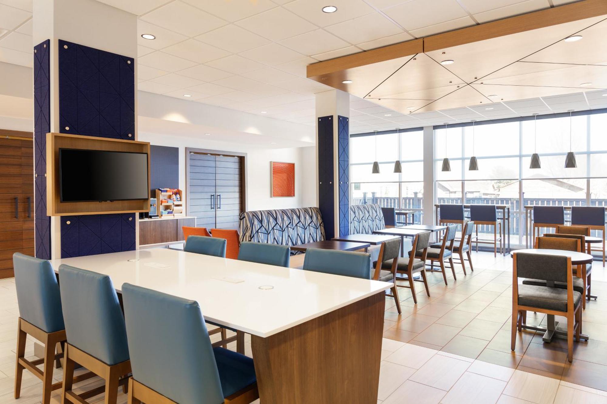 Holiday Inn Express & Suites Chicago - Matteson By Ihg Exterior foto